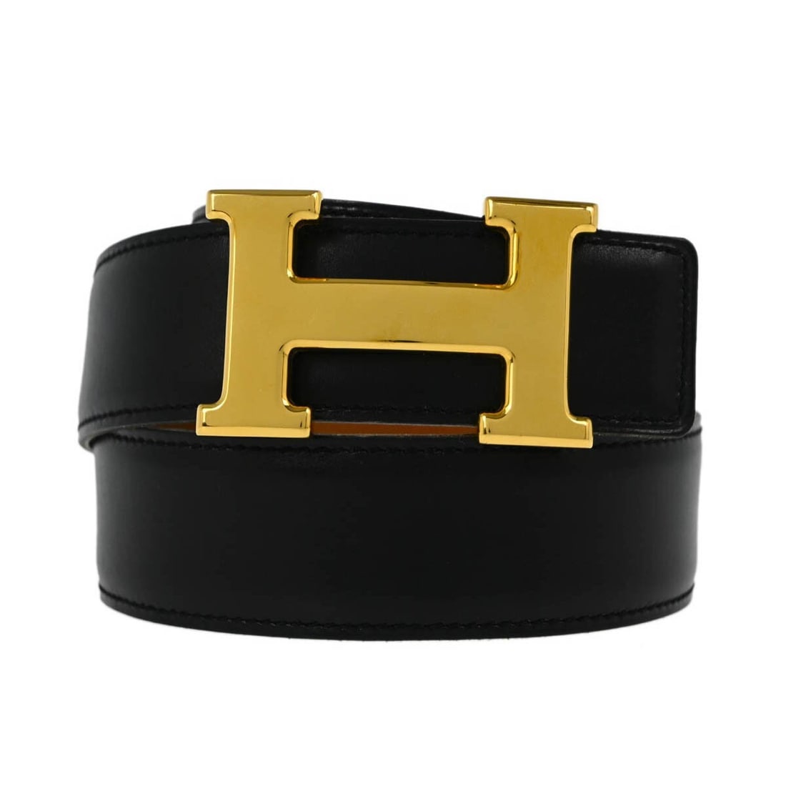 Black Leather Reversible Constance Belt by Hermes 3.6cm Wide: Black Leather Reversible Constance Belt by Hermes 3.6cm Wide This Hermes Constance reversible belt for women features black leather with a width of 3.6 cm and a length of 66 cm. Crafted in France, it