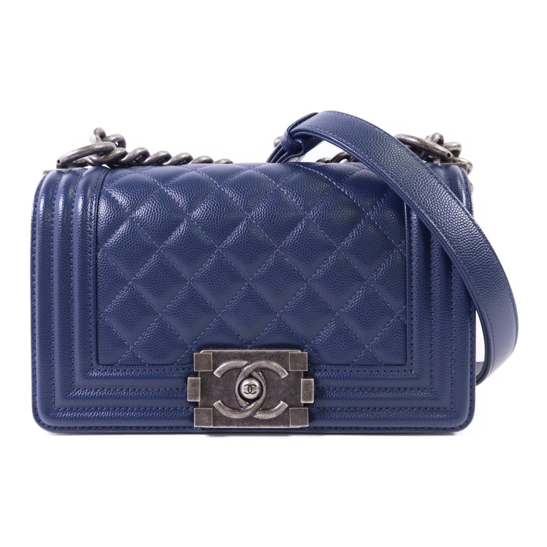 Chanel Boy Small Navy Calfskin Leather Crossbody Shoulder Bag A67085: Chanel Boy Small Navy Calfskin Leather Crossbody Shoulder Bag A67085 This CHANEL Boy Small Crossbody Shoulder Bag features a navy calfskin leather exterior and a classic shoulder bag style. Crafted in