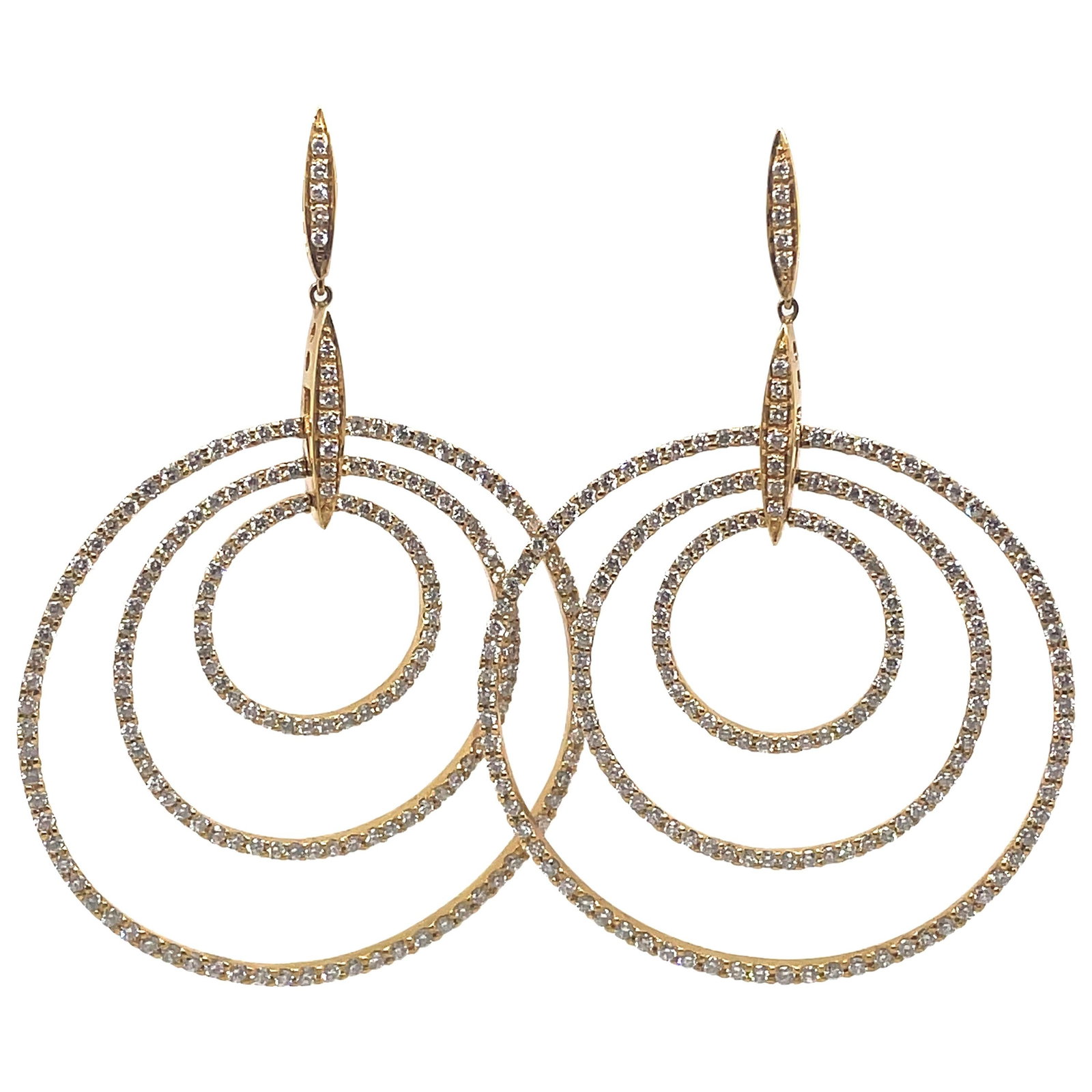 350 Stone 5.32ct Round Diamond Chandelier Earrings in 18k Yellow Gold: 350 Stone 5.32ct Round Diamond Chandelier Earrings in 18k Yellow Gold Experience elegance with these stunning chandelier earrings featuring 350 round brilliant diamonds, totaling 5.32 carats. Crafted