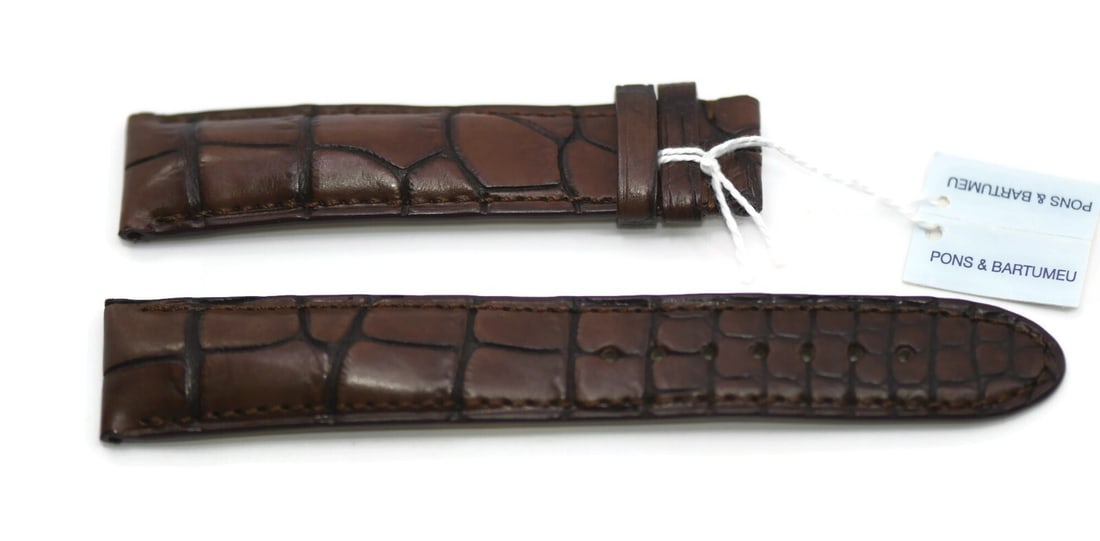 Authentic Montblanc Brown Leather 19mm Two-Piece Watch Strap: Authentic Montblanc Brown Leather 19mm Two-Piece Watch Strap Enhance your timepiece with this authentic Montblanc Brown Leather Strap, designed for comfort and style. This two-piece wristwatch band fe