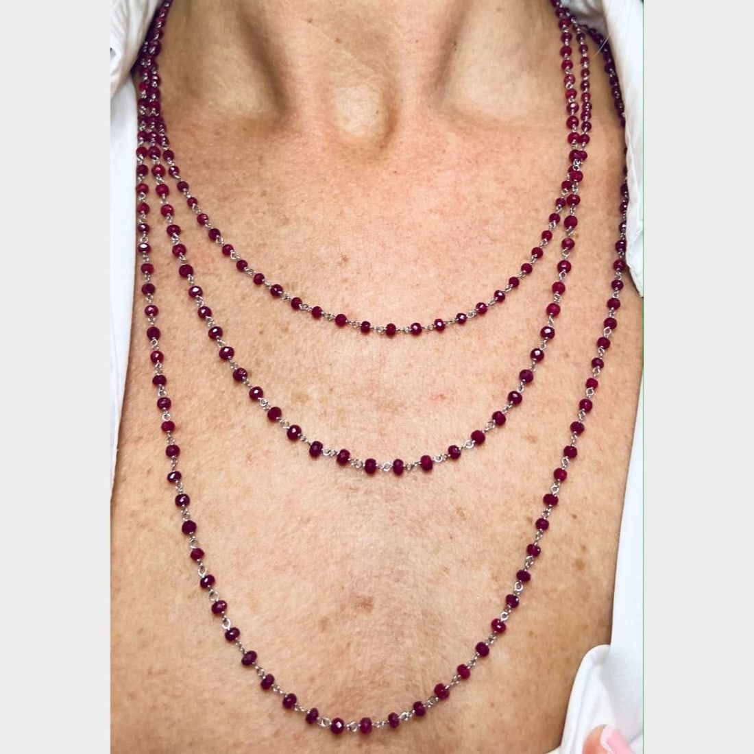 Stunning 23 Ct Ruby Briolette Necklace in Platinum: Stunning 23 Ct Ruby Briolette Necklace in Platinum This exquisite Platinum Ruby Briolette Necklace features stunning ruby briolettes with an approximate total weight of 23.00 ct. Crafted in luxurious