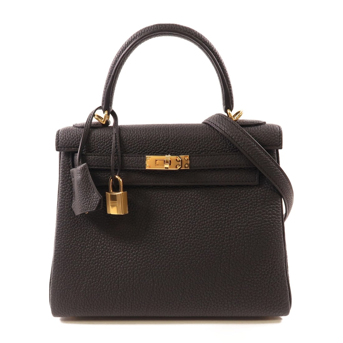 Black Togo Leather Kelly 25 Shoulder Bag with Gold Hardware by Hermes: Black Togo Leather Kelly 25 Shoulder Bag with Gold Hardware by Hermes This Hermes Kelly 25 2-way shoulder bag is crafted from premium Togo calfskin leather in black. It features gold tone hardware and