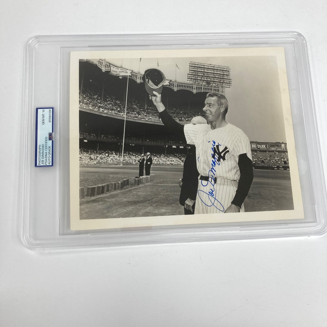 PSA DNA 10 Gem Mint Joe DiMaggio Autographed 8x10 Yankees Photo: PSA DNA 10 Gem Mint Joe DiMaggio Autographed 8x10 Yankees Photo This is an original 8x10 photo signed by Joe DiMaggio, the legendary New York Yankees baseball player. The autograph is authenticated by