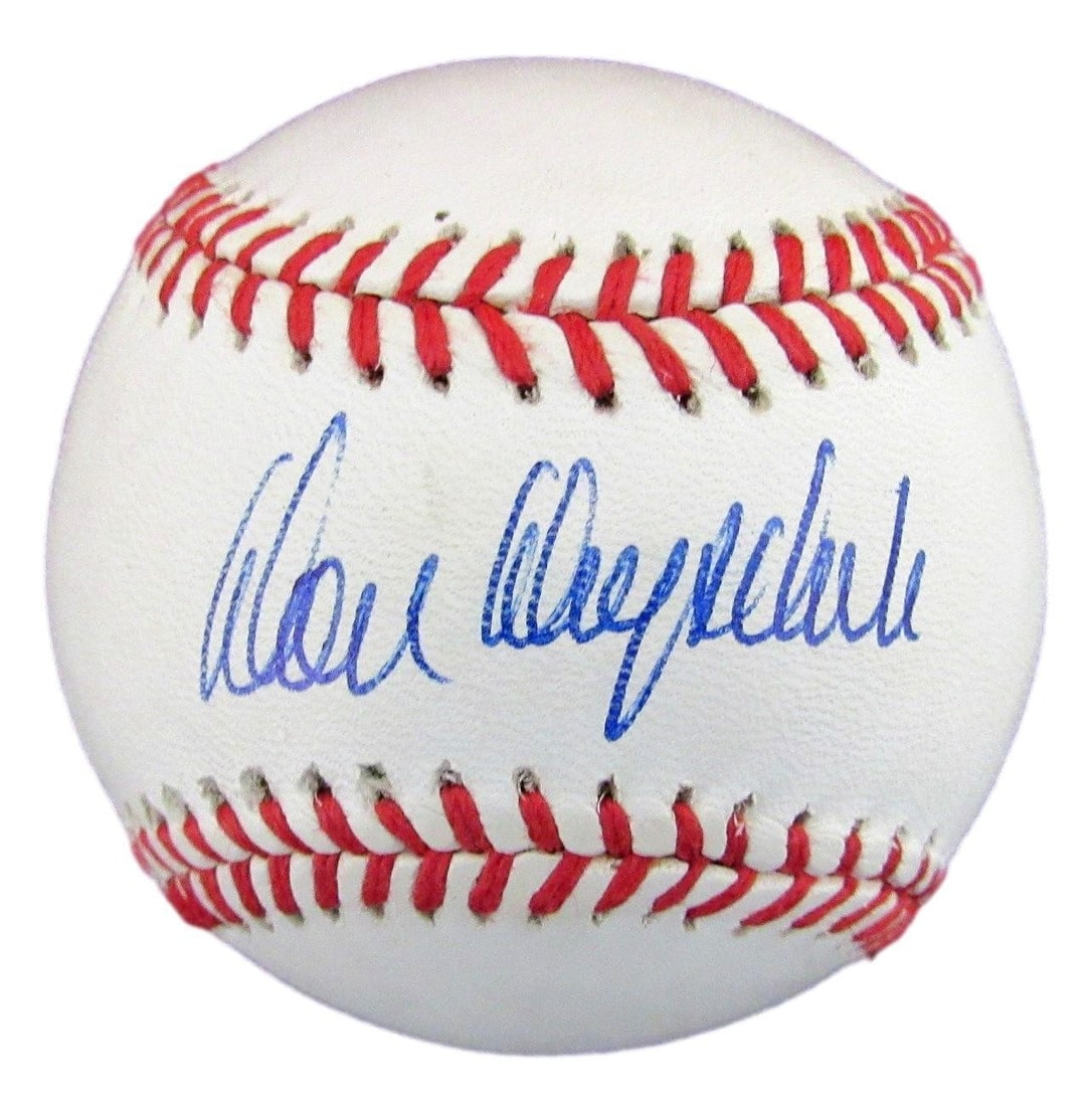 Don Drysdale HOF Autographed ONL Baseball Dodgers JSA Authenticated: Don Drysdale HOF Autographed ONL Baseball Dodgers JSA Authenticated Offered is a Don Drysdale Hall of Fame autographed Official National League (ONL) baseball from the Los Angeles Dodgers. This collec