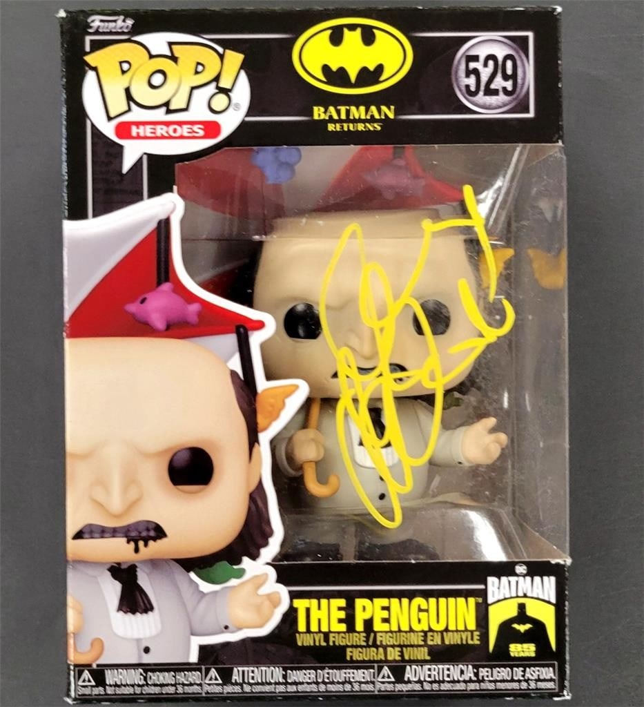Batman Returns Penguin Funko Pop 529 with Danny DeVito Autograph Beckett Authenticated: Batman Returns Penguin Funko Pop 529 with Danny DeVito Autograph Beckett Authenticated This is an original Batman Returns Penguin Funko Pop! #529 figure, signed by Danny Devito. The autograph is authe