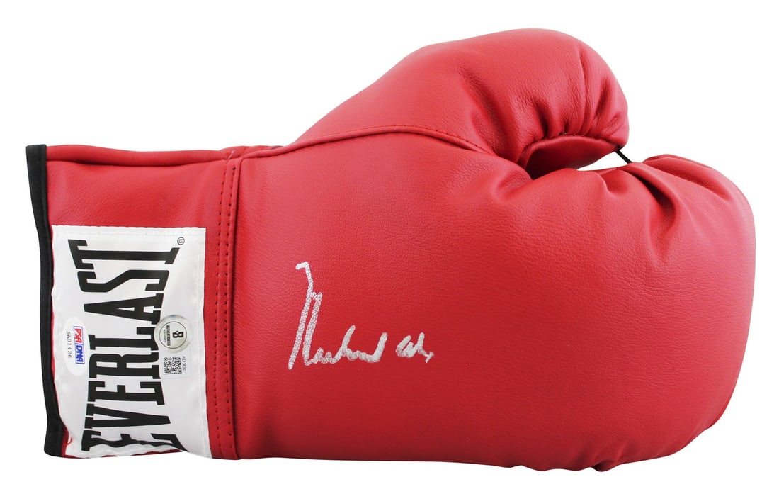 Muhammad Ali Signed Red Everlast Boxing Glove BAS Authenticated: Muhammad Ali Signed Red Everlast Boxing Glove BAS Authenticated This authentic red Everlast boxing glove has been personally signed by the legendary Muhammad Ali, making it a must-have for boxing enth