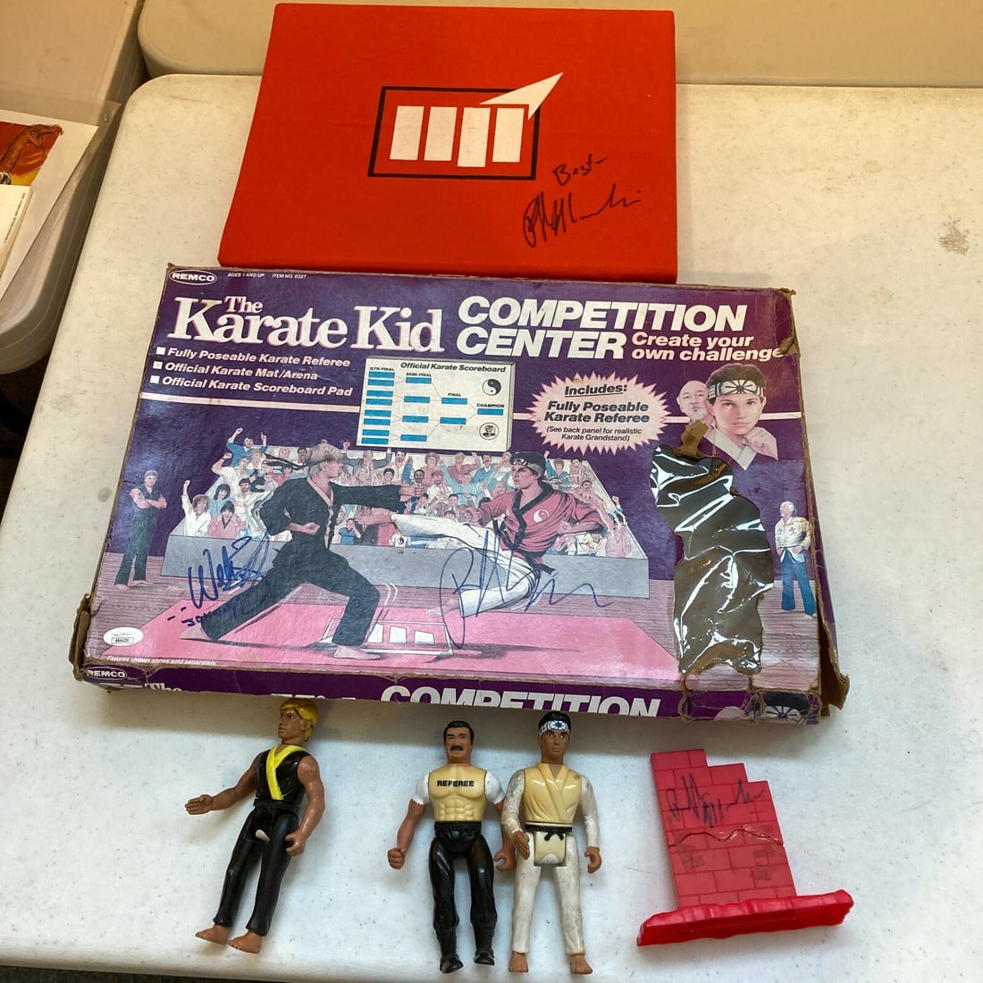 Karate Kid 1986 Vintage Game Signed by Six with JSA Authentication: Karate Kid 1986 Vintage Game Signed by Six with JSA Authentication This is an original 1986 Karate Kid vintage game signed by Ralph Macchio, William Zabka, Martin Cove, and three additional signatorie