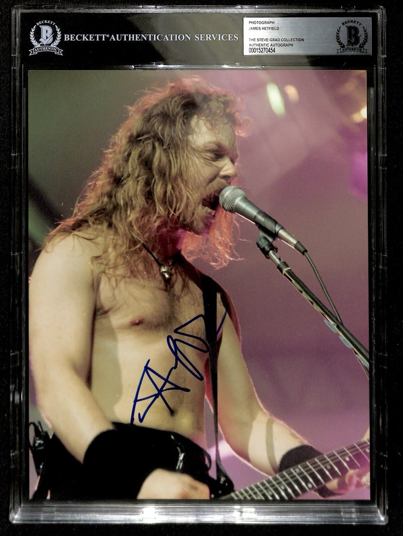 James Hetfield Signed 8x10 Photo Metallica Beckett Authenticated: James Hetfield Signed 8x10 Photo Metallica Beckett Authenticated This remarkable 8x10 photograph features the signature of James Hetfield, the iconic frontman of Metallica. The autograph is rendered i