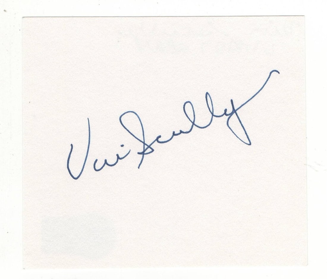Vin Scully Autographed Cut Signature Dodgers Legend Beckett Authenticated: Vin Scully Autographed Cut Signature Dodgers Legend Beckett Authenticated Celebrate the legacy of Vin Scully with this authentic cut signature, a treasured piece for any baseball fan. This original cu