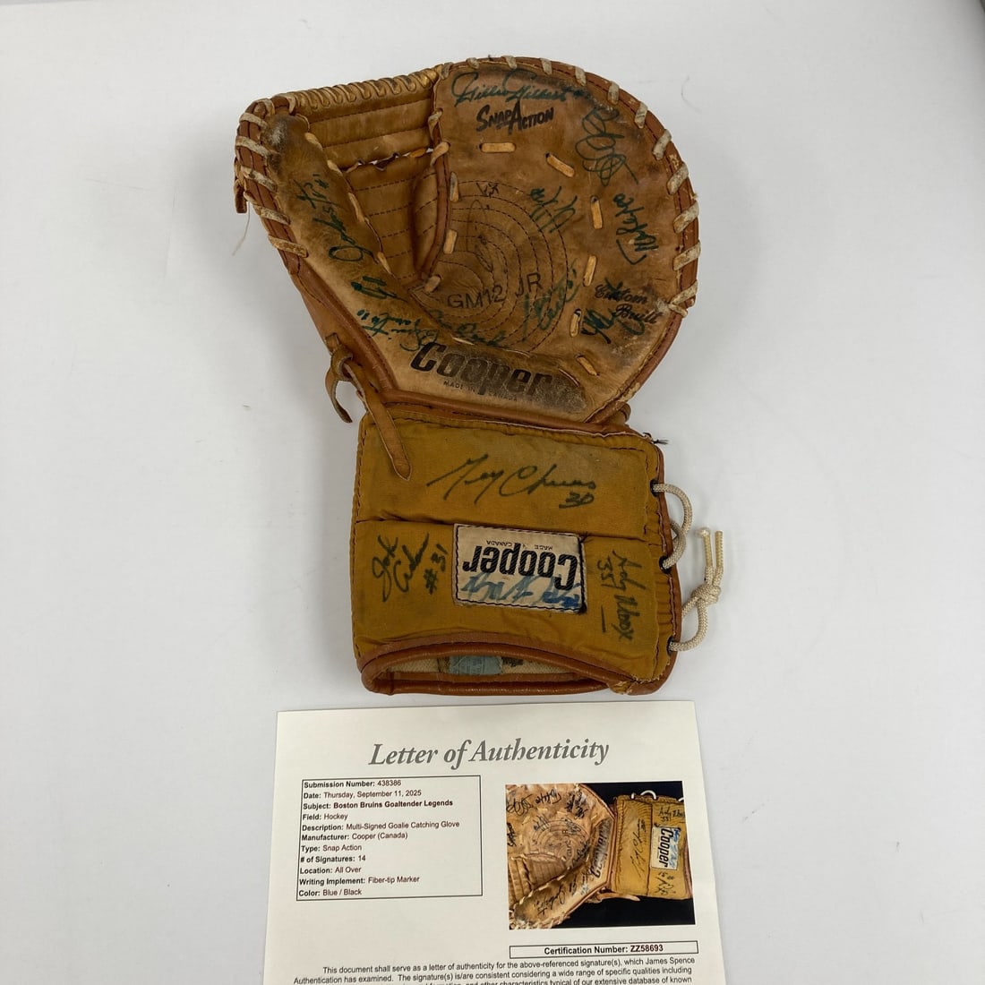 Boston Bruins Multi Signed Goalie Glove 14 Autographs JSA COA: Boston Bruins Multi Signed Goalie Glove 14 Autographs JSA COA This vintage Cooper GM12 goalie catching glove is a remarkable piece of hockey history, featuring the autographs of 14 legendary Boston Br