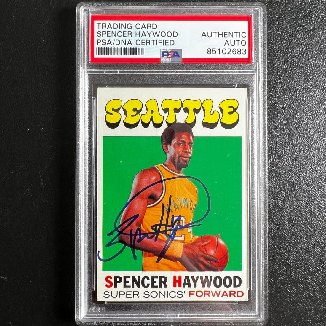 1971-72 Topps #20 Spencer Haywood Signed Card PSA Authenticated Sonics: 1971-72 Topps #20 Spencer Haywood Signed Card PSA Authenticated Sonics This is a signed 1971-72 Topps #20 sports trading card featuring Spencer Haywood, a prominent player for the Seattle SuperSonics.