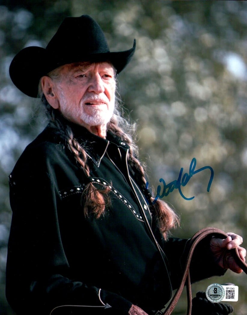 Willie Nelson Autographed 8X10 Photo Riding Horse Beckett Authenticated: Willie Nelson Autographed 8X10 Photo Riding Horse Beckett Authenticated This is an original Willie Nelson signed 8X10 photo featuring the legendary artist riding a horse. The photograph has been authe