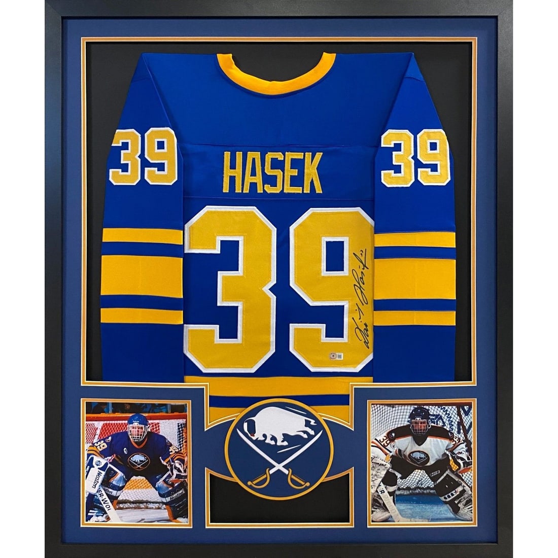 Dominik Hasek Signed Buffalo Sabres Framed Jersey Beckett Authenticated: Dominik Hasek Signed Buffalo Sabres Framed Jersey Beckett Authenticated Own a piece of hockey history with this autographed Dominik Hasek framed jersey. This stunning piece is authenticated by Beckett