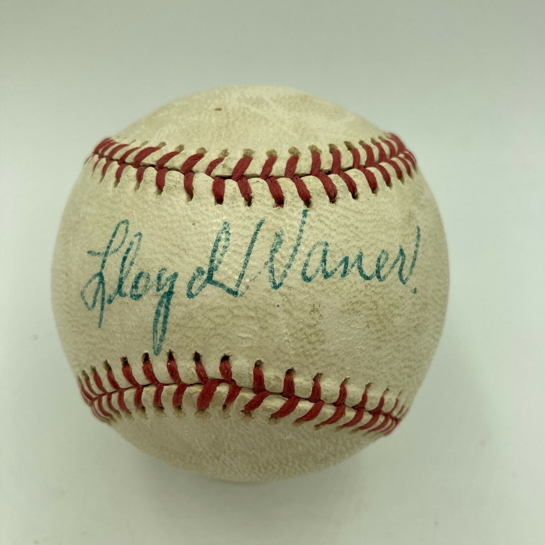 Lloyd Waner Single Signed Baseball PSA DNA Autographed Collectible: Lloyd Waner Single Signed Baseball PSA DNA Autographed Collectible This is a remarkable original official league baseball signed by Hall of Fame outfielder Lloyd Waner. The ball features a stunning bl