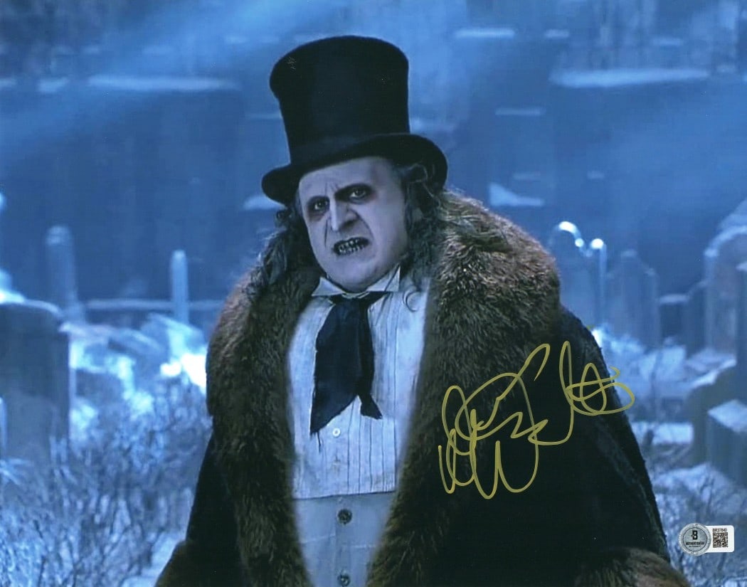 Danny DeVito Autographed Batman Returns Penguin 11x14 Photo Beckett Authenticated: Danny DeVito Autographed Batman Returns Penguin 11x14 Photo Beckett Authenticated This is an 11x14 photograph from Batman Returns, authentically signed by Danny DeVito. The autograph is verified by Be