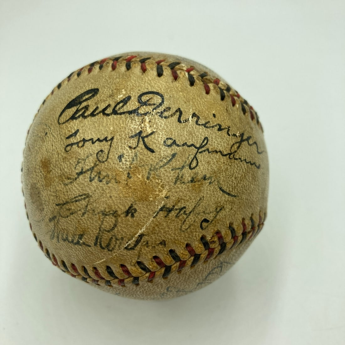 1931 St. Louis Cardinals Signed Baseball with 24 Autographs PSA DNA COA: 1931 St. Louis Cardinals Signed Baseball with 24 Autographs PSA DNA COA Celebrate the legacy of the 1931 St. Louis Cardinals with this exceptional team-signed baseball, commemorating their World Serie