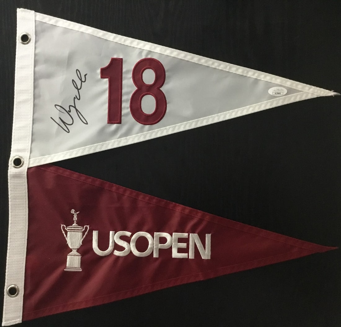 Wyndam Clark Signed 2023 US Open Golf #18 Pin Flag JSA Authenticated: Wyndam Clark Signed 2023 US Open Golf #18 Pin Flag JSA Authenticated Own a piece of golf history with this official 2023 123rd US Open #18 pin flag signed by PGA star Wyndham Clark. This item features
