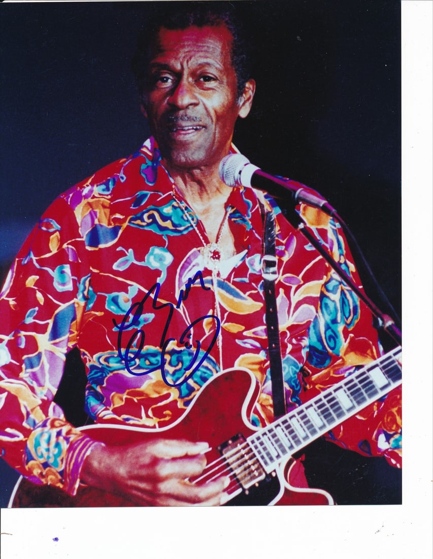 Chuck Berry Autographed 8x10 Photo with BAS Authentication: Chuck Berry Autographed 8x10 Photo with BAS Authentication This is an original 8x10 photograph signed by rock and roll legend Chuck Berry. The photograph has been authenticated by BAS/Beckett, featuri