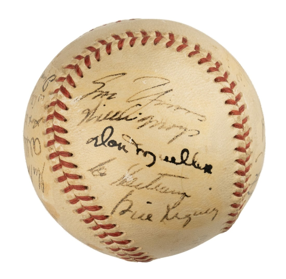 1952 New York Giants Team Signed Baseball with Willie Mays JSA COA: 1952 New York Giants Team Signed Baseball with Willie Mays JSA COA This official National League baseball from 1952 has been signed by 25 members of the New York Giants, including Hall of Famers Willi