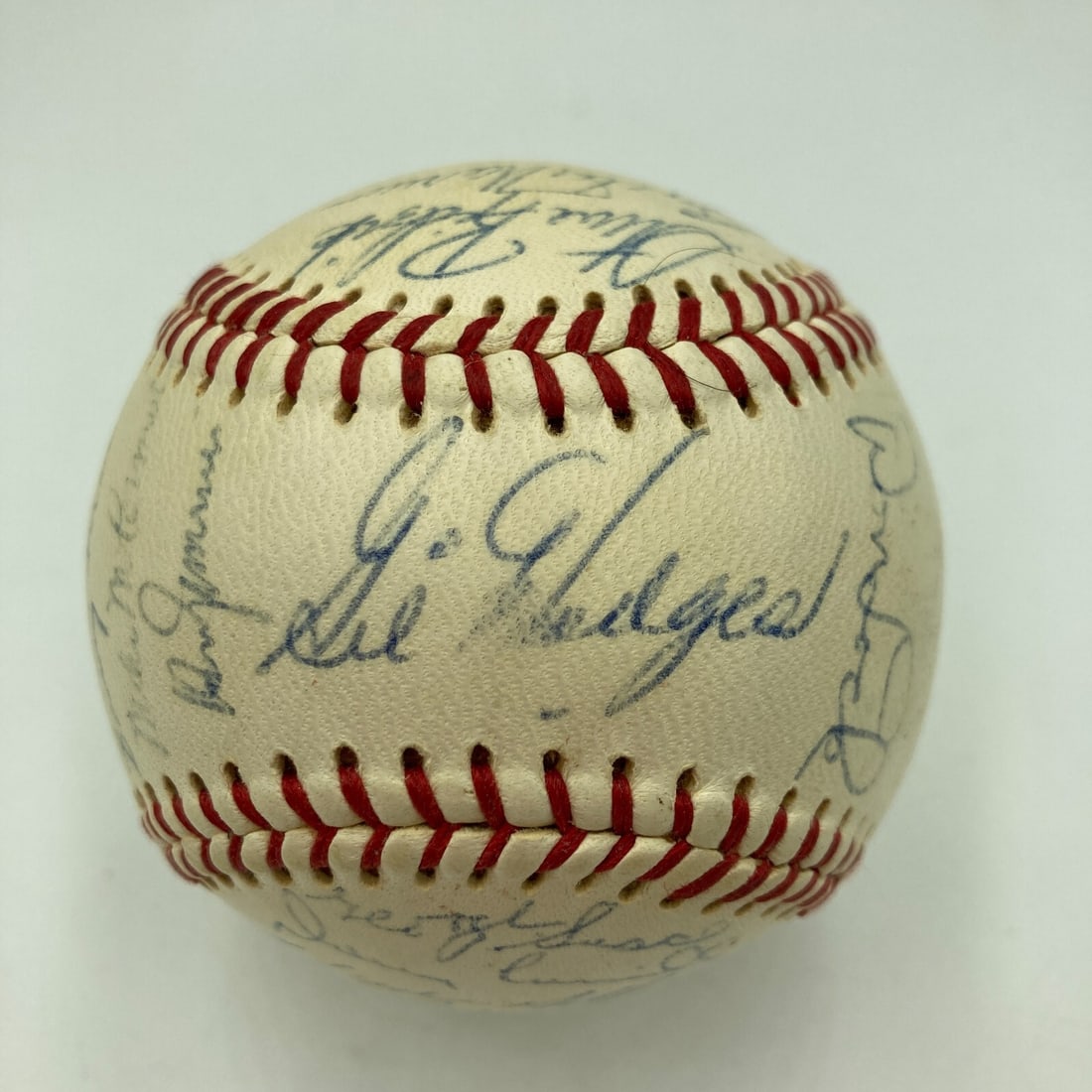 1965 Washington Senators Team Signed Baseball Gil Hodges JSA COA: 1965 Washington Senators Team Signed Baseball Gil Hodges JSA COA This is a 1965 Washington Senators Team Signed American League Baseball featuring the autograph of Gil Hodges. The ball comes with a fu