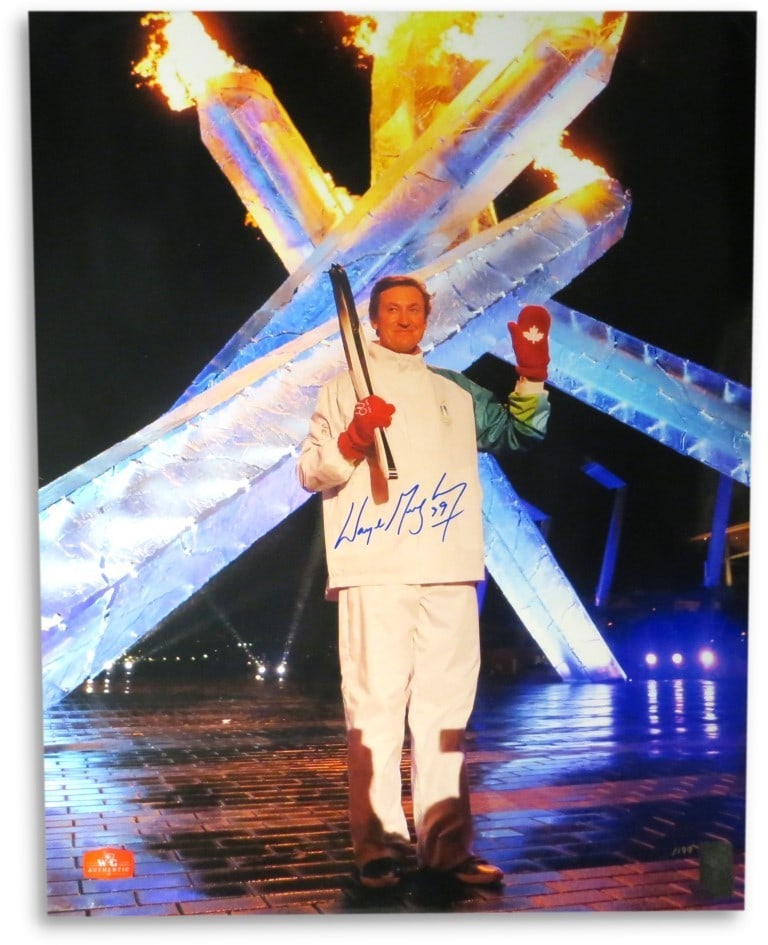Wayne Gretzky Signed 2010 Olympics 16X20 Photo Limited Edition JSA: Wayne Gretzky Signed 2010 Olympics 16X20 Photo Limited Edition JSA Celebrate the legacy of Wayne Gretzky with this stunning autographed 16X20 photograph from the 2010 Olympics. This original photo sho