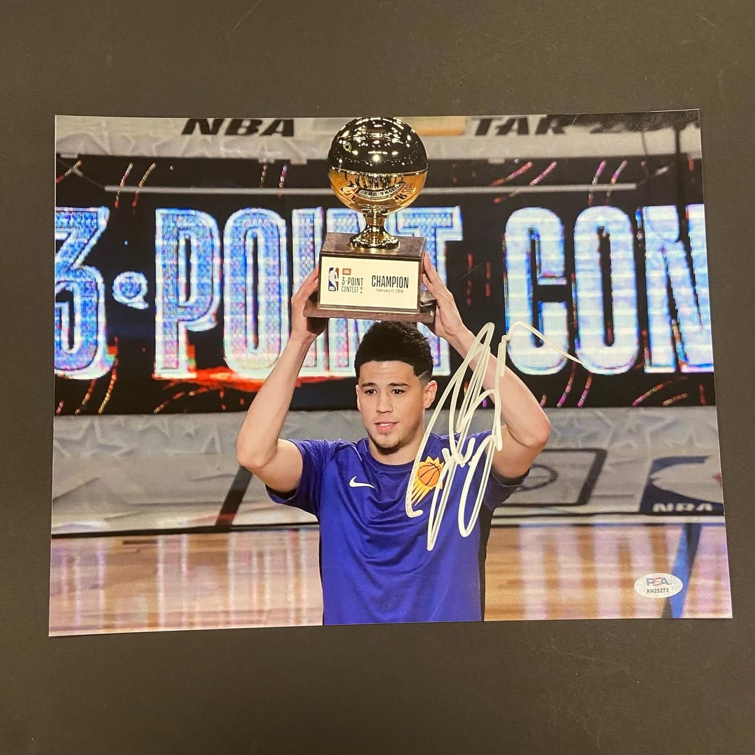 Devin Booker Autographed 11x14 Photo PSA/DNA Phoenix Suns: Devin Booker Autographed 11x14 Photo PSA/DNA Phoenix Suns This is an original, professionally printed 11x14 photograph signed by Devin Booker, a star player of the Phoenix Suns. The autograph is authe
