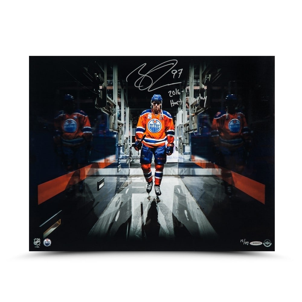Connor McDavid Autographed 16x20 Photo Tunnel Vision #/97 Upper Deck: Connor McDavid Autographed 16x20 Photo Tunnel Vision #/97 Upper Deck This remarkable autographed 16x20 photo features Connor McDavid, showcasing his iconic 'Tunnel Vision' moment. Limited to just 97 p