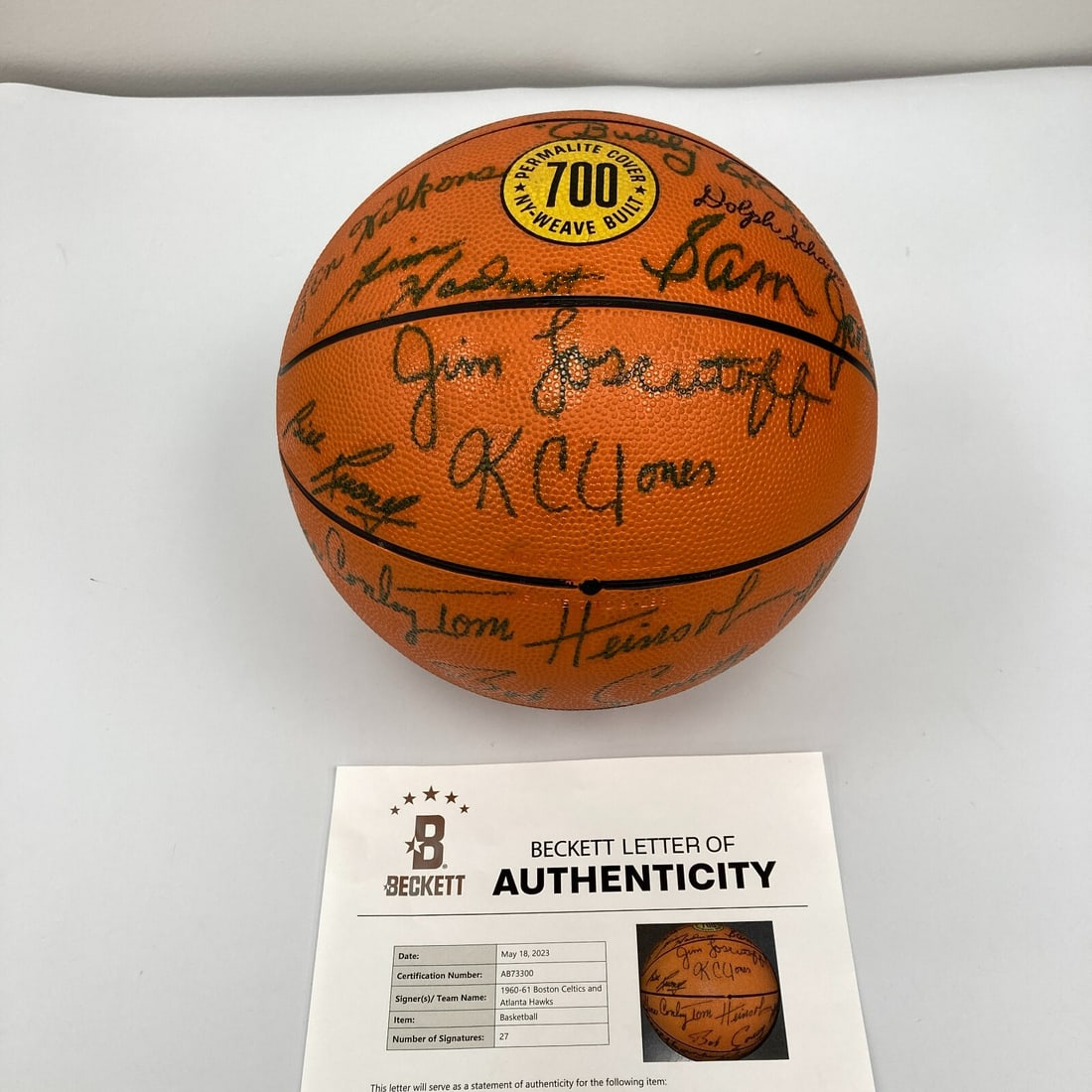 Bill Russell Red Auerbach Signed Spalding Basketball with Beckett LOA: Bill Russell Red Auerbach Signed Spalding Basketball with Beckett LOA This authentic Spalding basketball is a remarkable tribute to the legends of basketball, featuring the signatures of Hall of Famer
