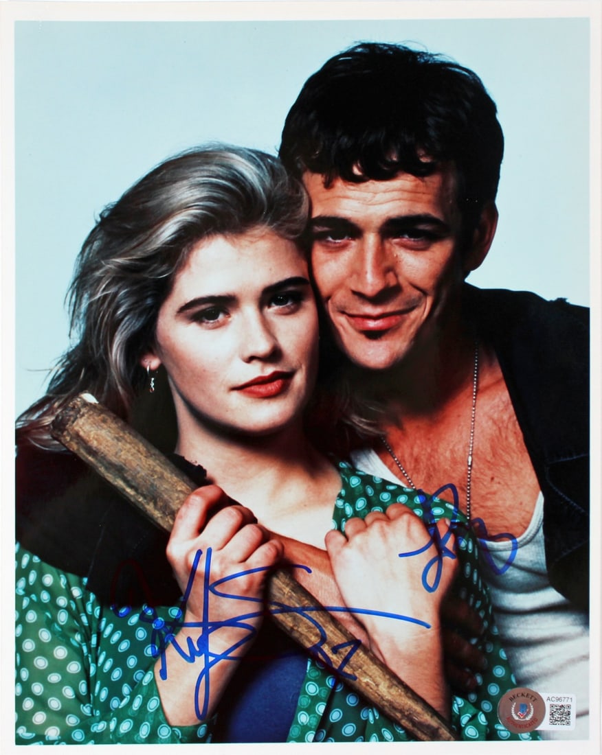 Kristy Swanson Luke Perry Signed 8x10 Photo Buffy the Vampire Slayer BAS: Kristy Swanson Luke Perry Signed 8x10 Photo Buffy the Vampire Slayer BAS This authentic signed photograph features Kristy Swanson and Luke Perry from the iconic series Buffy the Vampire Slayer. The 8x