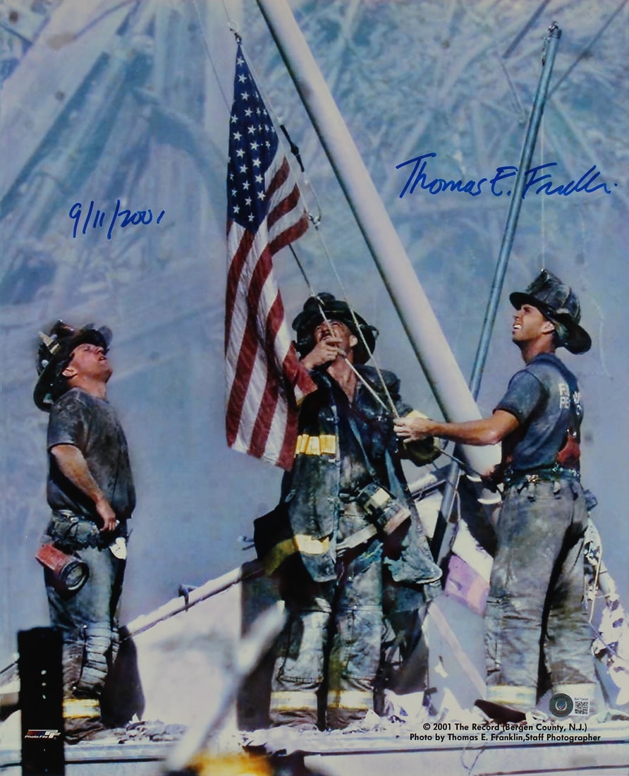 Thomas E. Franklin Signed 16x20 Ground Zero Photo 9/11/2001 Beckett COA: Thomas E. Franklin Signed 16x20 Ground Zero Photo 9/11/2001 Beckett COA This authentic 16x20 photograph captures a poignant moment from Ground Zero and is personally signed by Thomas E. Franklin, date
