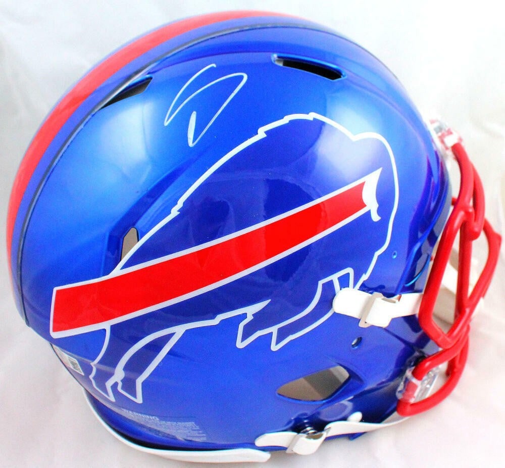 Stefon Diggs Signed Buffalo Bills Flash Speed Helmet Beckett Authenticated: Stefon Diggs Signed Buffalo Bills Flash Speed Helmet Beckett Authenticated This authentic full-size flash speed helmet is signed by Stefon Diggs, a standout player for the Buffalo Bills. The autograph