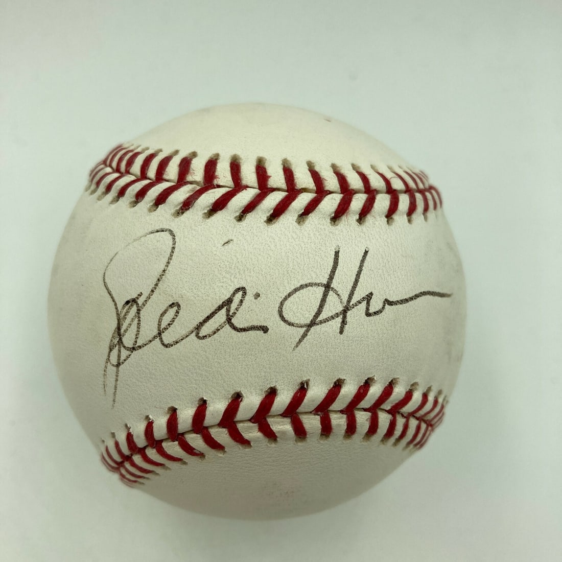 Goldie Hawn Signed MLB Baseball with JSA COA and Sticker: Goldie Hawn Signed MLB Baseball with JSA COA and Sticker This is an original signed Major League Baseball by the iconic actress Goldie Hawn. The baseball comes with a James Spence Authentication (JSA)