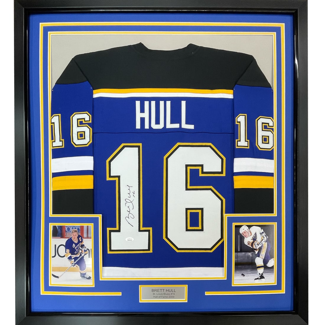Framed Brett Hull Signed Jersey 33x42 St. Louis Blues JSA COA: Framed Brett Hull Signed Jersey 33x42 St. Louis Blues JSA COA Celebrate the legacy of Brett Hull with this stunning framed autographed jersey from the St. Louis Blues. This original piece features a b