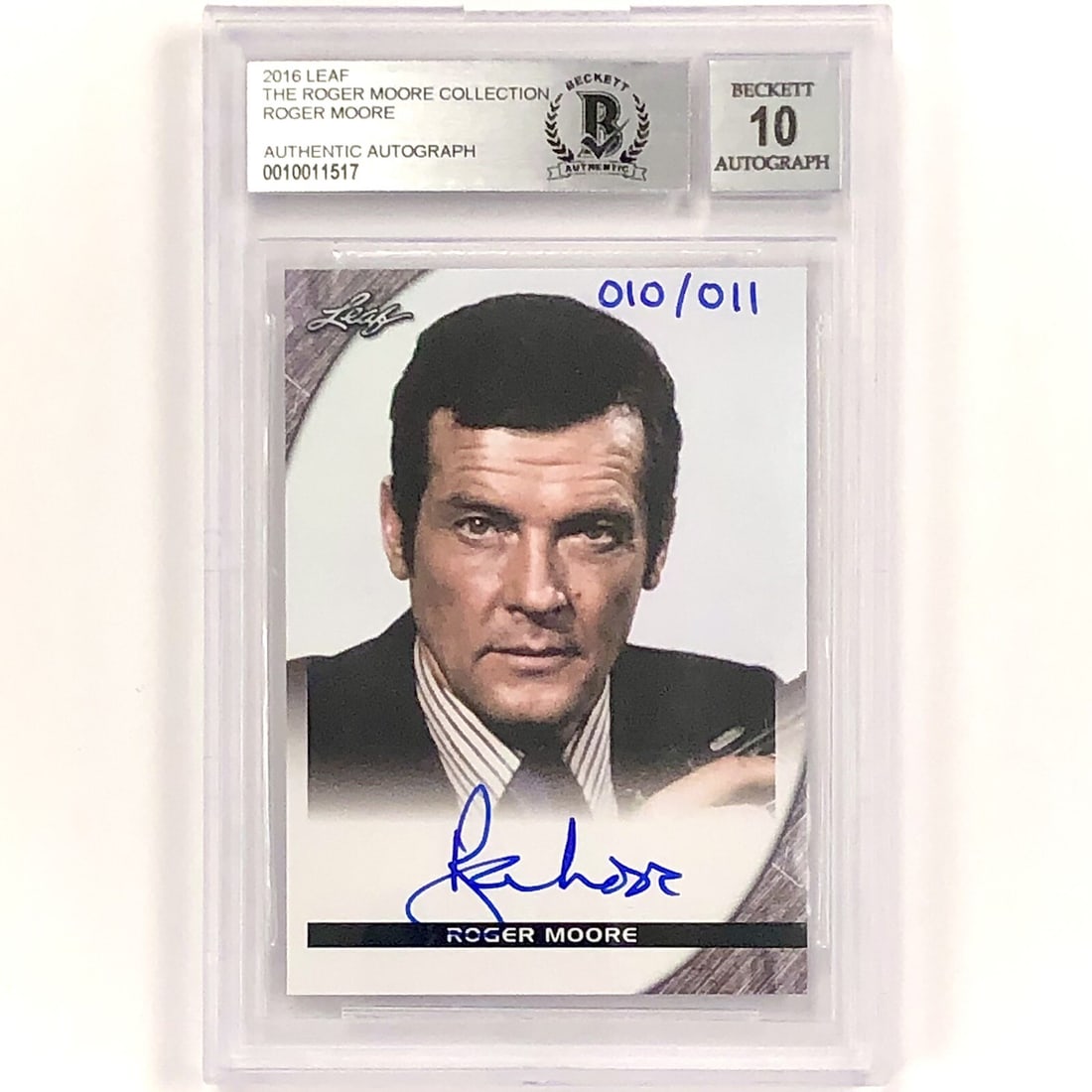 Roger Moore James Bond Autograph Card 010/011 BGS 10 Beckett: Roger Moore James Bond Autograph Card 010/011 BGS 10 Beckett This item is a signed card from the Leaf Roger Moore Collection, featuring the iconic James Bond actor Roger Moore. The card is authenticat