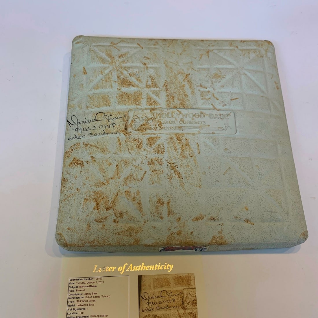 Mariano Rivera Signed Game Used Base 1999 World Series MVP JSA PSA: Mariano Rivera Signed Game Used Base 1999 World Series MVP JSA PSA This historic base was used during Game 4 of the 1999 World Series at Yankee Stadium and is signed and inscribed by legendary player