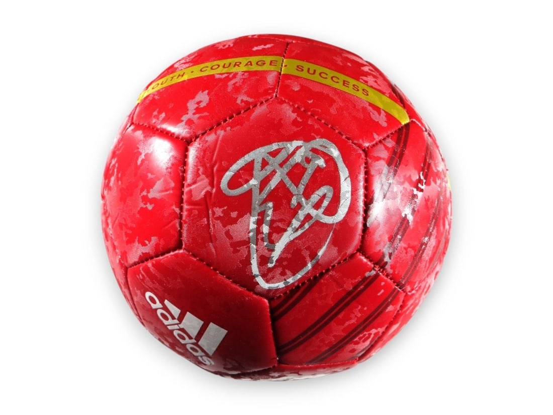 Rasmus Hojlund Autographed Soccer Ball Manchester United Beckett Authenticated: Rasmus Hojlund Autographed Soccer Ball Manchester United Beckett Authenticated This authentic Rasmus Hojlund autographed soccer ball is a must-have for any Manchester United fan. Featuring the signatu