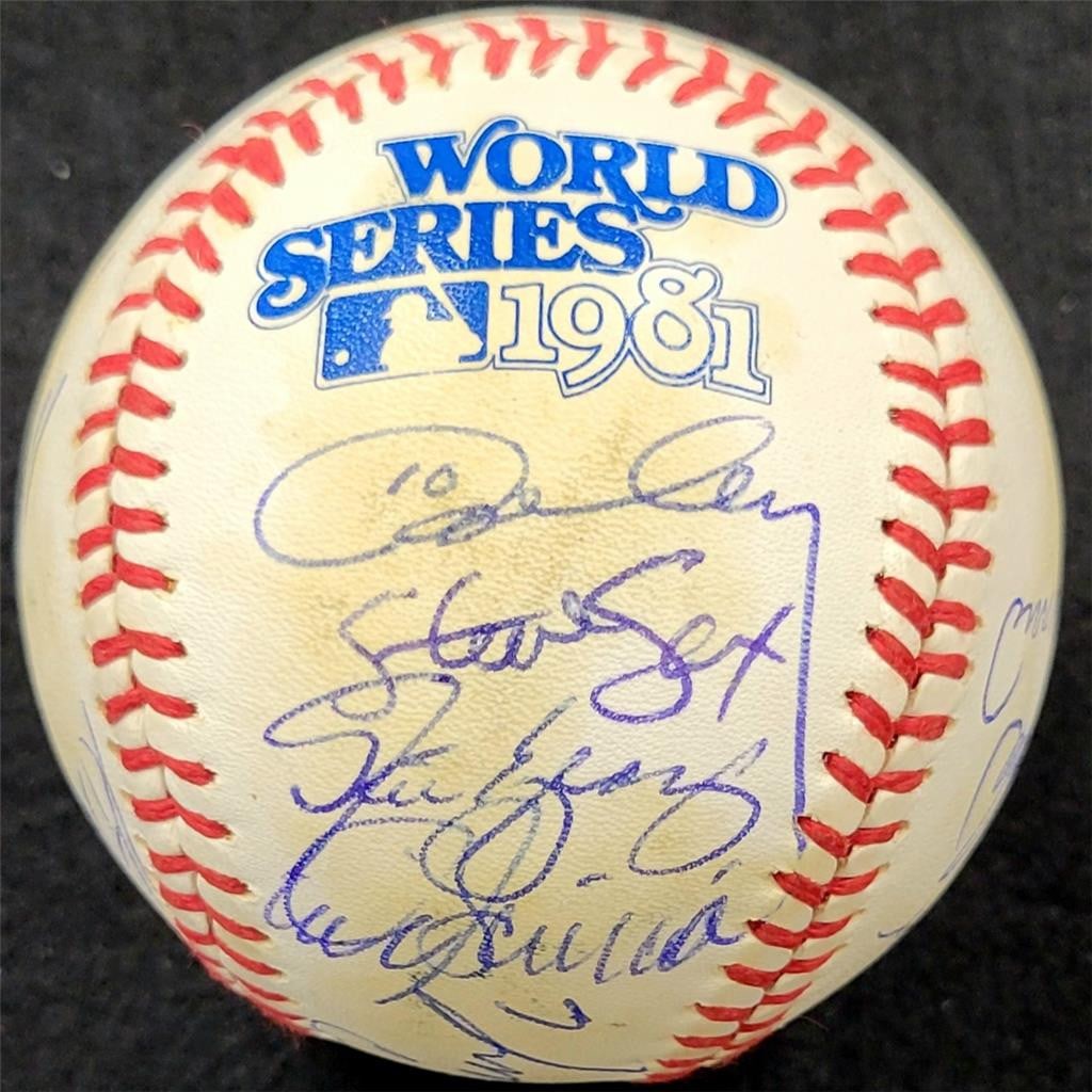 1981 Los Angeles Dodgers Signed Baseball 15 Signatures BAS Certified: 1981 Los Angeles Dodgers Signed Baseball 15 Signatures BAS Certified This is an original 1981 Los Angeles Dodgers World Series baseball signed by 15 team members, including notable players such as Tom