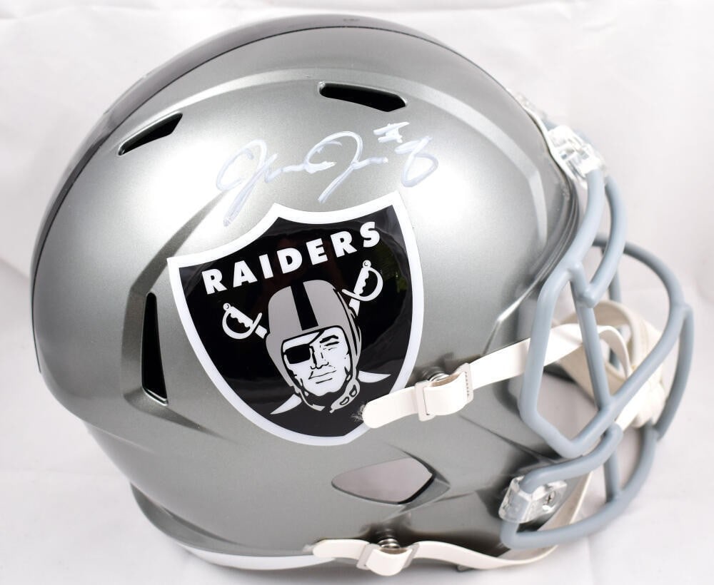 Josh Jacobs Signed Raiders F/S Flash Speed Helmet Beckett Auth: Josh Jacobs Signed Raiders F/S Flash Speed Helmet Beckett Auth This authentic Las Vegas Raiders full-size Flash Speed helmet is signed by star player Josh Jacobs. The autograph has been verified by Be