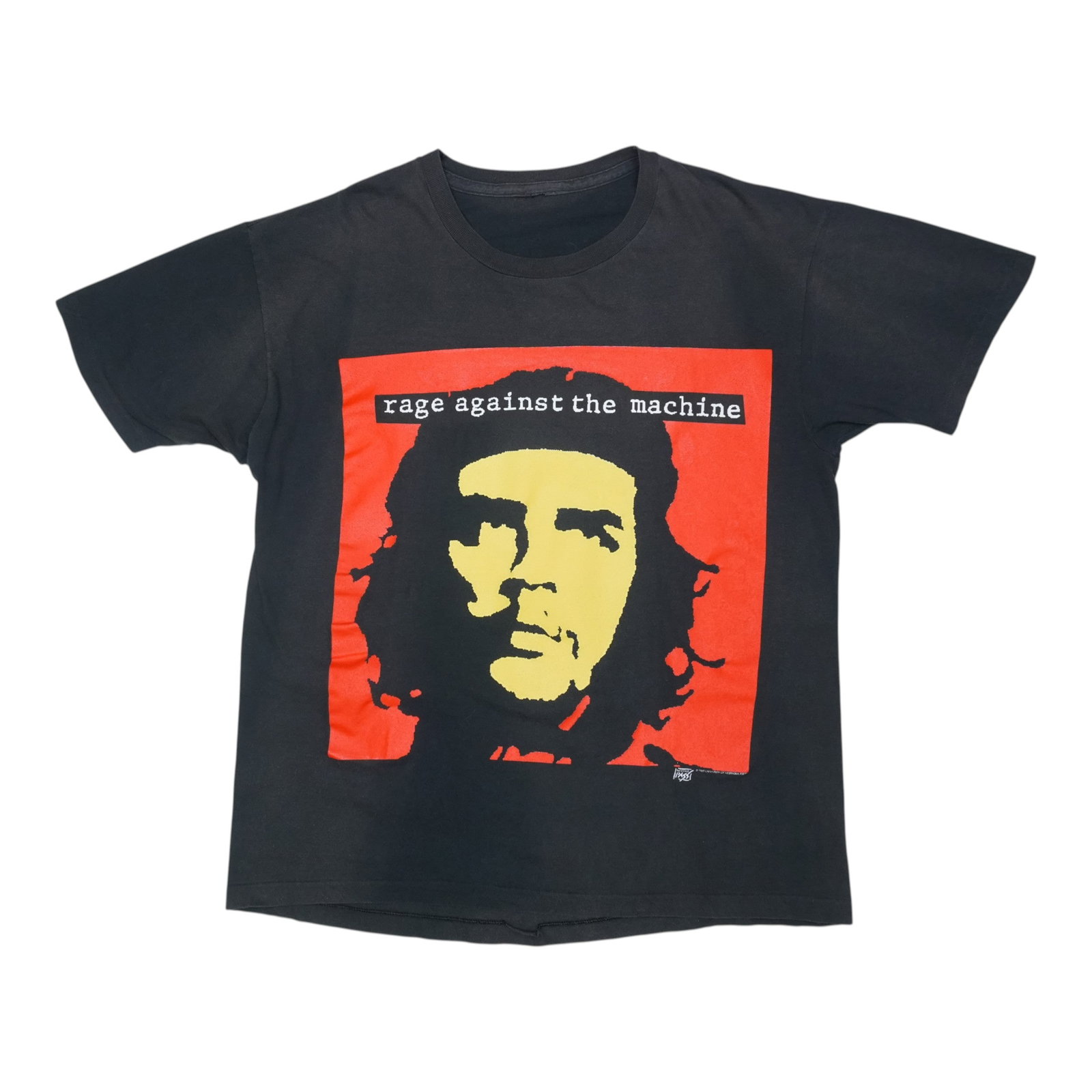 1990s Vintage Black Cotton Rage Against The Machine T Shirt Featuring Che: 1990s Vintage Black Cotton Rage Against The Machine T Shirt Featuring Che This is an original vintage 1990s Rage Against The Machine Che shirt featuring front and back graphics. Made from 100% cotton,