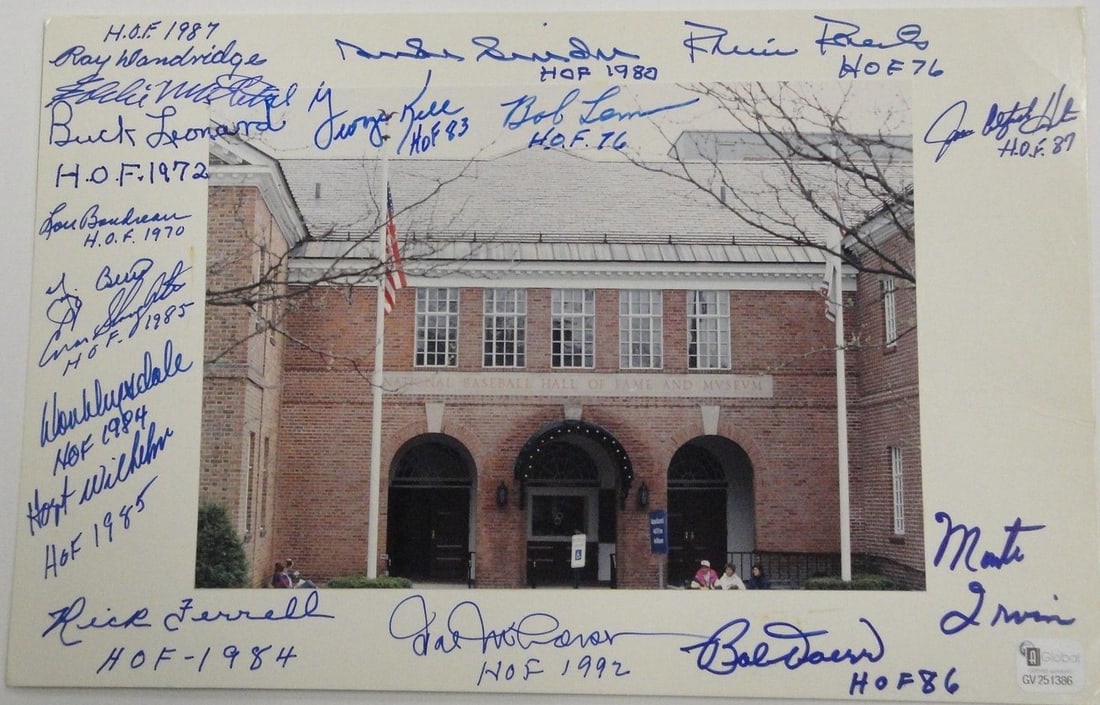 Original 7x10 Photo Signed by 17 Players Authenticated by Global Authentication: Original 7x10 Photo Signed by 17 Players Authenticated by Global Authentication This is an original 7" x 10" photograph featuring Eddie Mathews and other legendary players. The photo is hand-signed an
