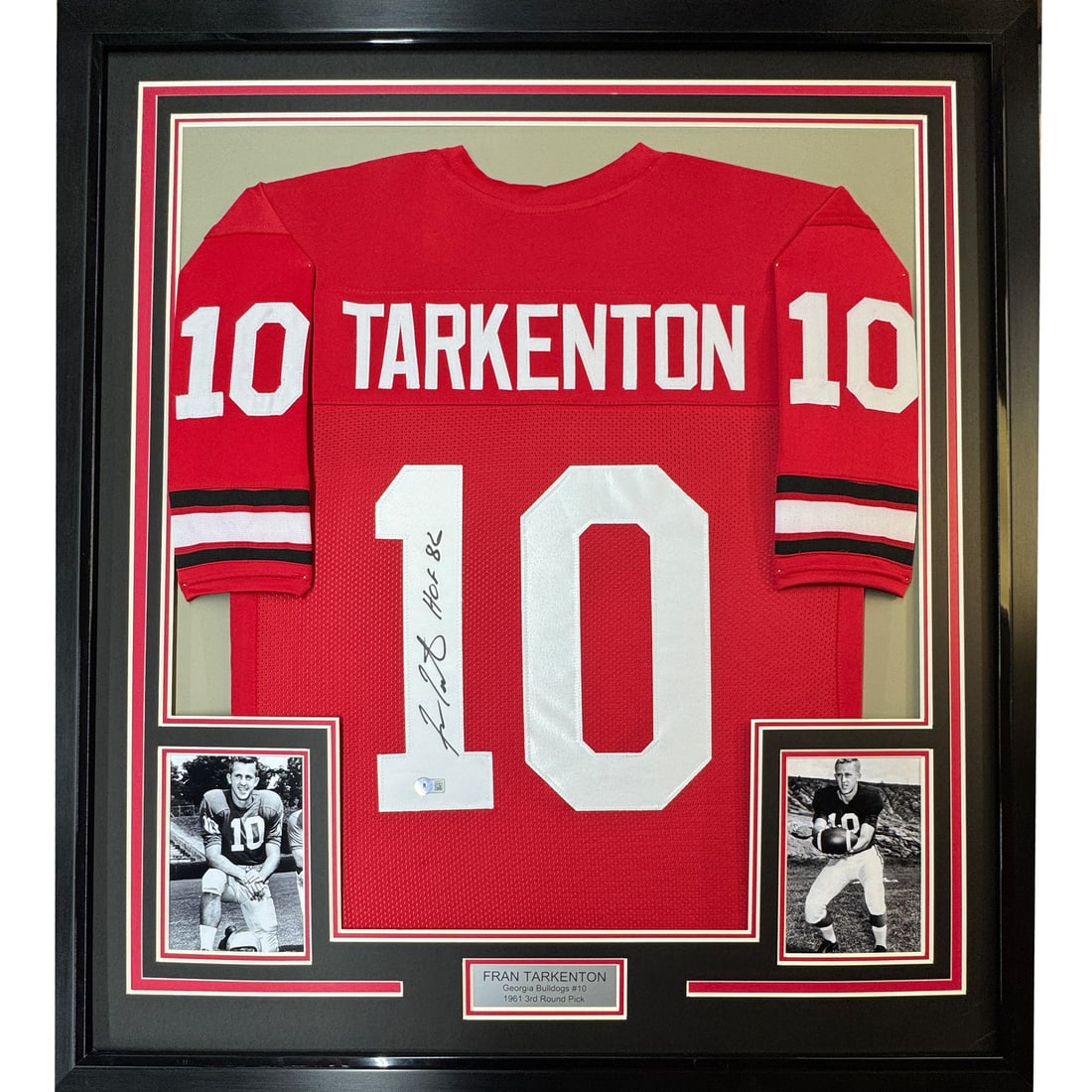 Framed Fran Tarkenton Autographed Georgia Jersey with Beckett COA: Framed Fran Tarkenton Autographed Georgia Jersey with Beckett COA Celebrate the legacy of Fran Tarkenton with this framed autographed Georgia Bulldogs jersey. This original 35x39 inch jersey is profes