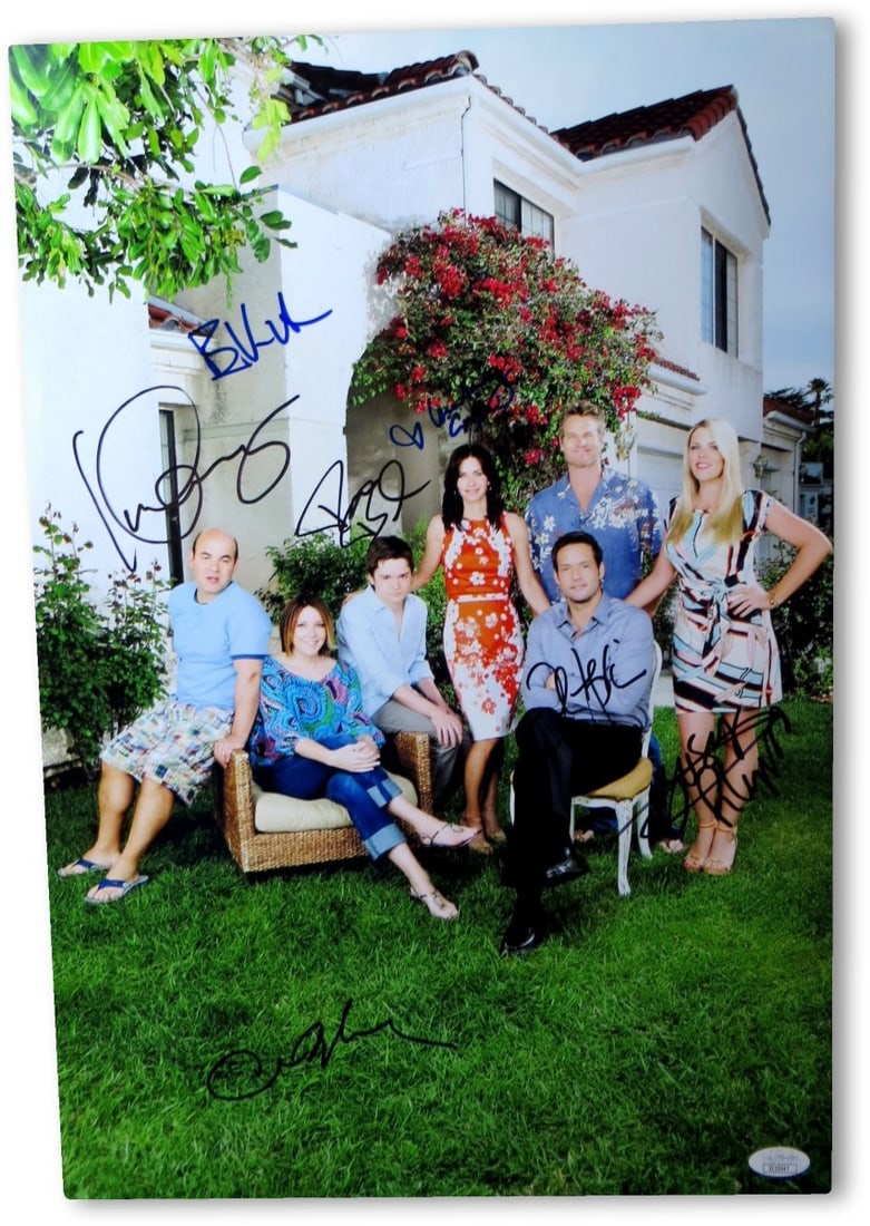 Cougar Town Cast Signed 13X19 Photo JSA Authenticated: Cougar Town Cast Signed 13X19 Photo JSA Authenticated This is an original 13x19 photograph from the cast of Cougartown, featuring autographs from notable stars including Courtney Cox, Busy Philipps, J