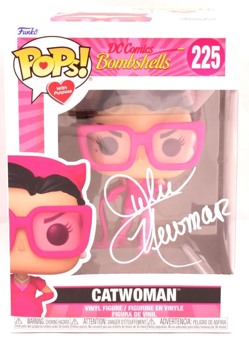 Julie Newmar Autographed Catwoman Funko Pop #225 Beckett Hologram: Julie Newmar Autographed Catwoman Funko Pop #225 Beckett Hologram Celebrate the iconic character of Catwoman with this autographed Funko Pop figurine featuring Julie Newmar, known for her legendary po
