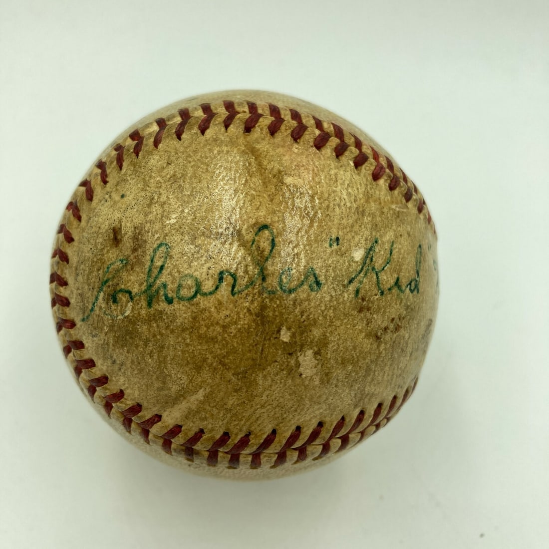 Rare Kid Nichols Signed 1940s National League Baseball with Beckett COA: Rare Kid Nichols Signed 1940s National League Baseball with Beckett COA This is an authentic single-signed baseball by Hall of Famer Kid Nichols, dating back to the 1940s. It features an official Nati