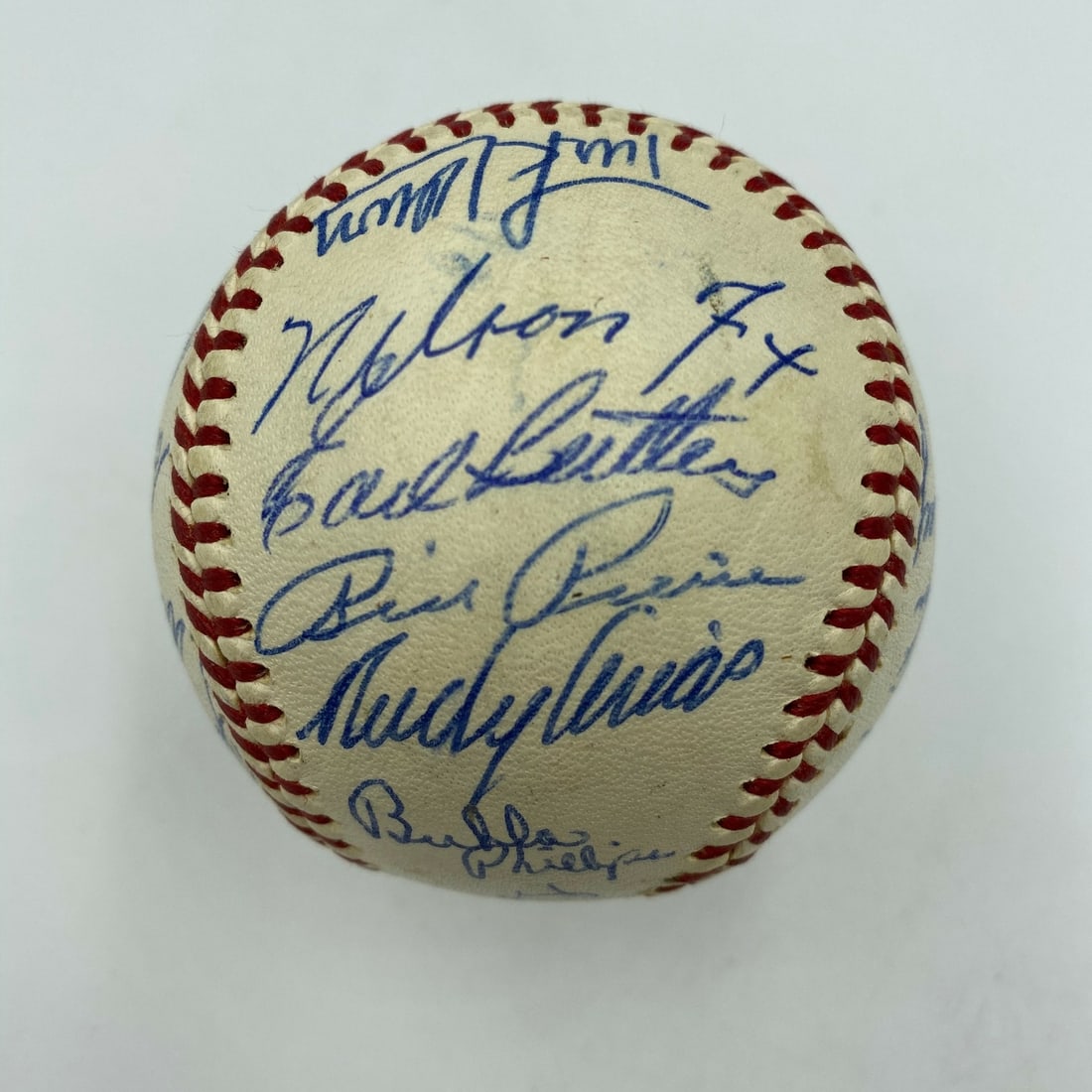 1959 Chicago White Sox Team Signed Baseball with JSA COA: 1959 Chicago White Sox Team Signed Baseball with JSA COA Celebrate the legacy of the Chicago White Sox with this stunning 1959 American League Champions Team Signed Baseball. Featuring 20 bold signatu