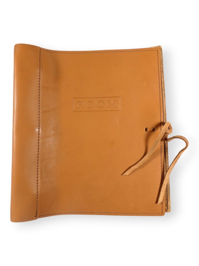 Room Cast Autographed Script Signed by Brie Larson and Others JSA Certified: Room Cast Autographed Script Signed by Brie Larson and Others JSA Certified This is an original autographed script from the film 'Room,' featuring signatures from acclaimed actors Brie Larson, Joan Al