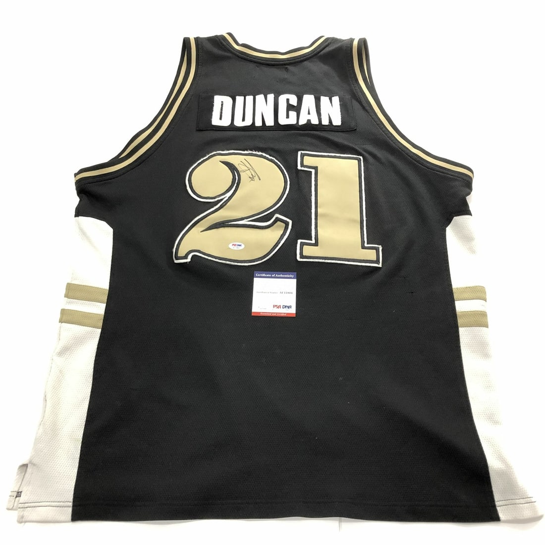 Tim Duncan Autographed Wake Forest Jersey PSA/DNA Authentic: Tim Duncan Autographed Wake Forest Jersey PSA/DNA Authentic This is an original Wake Forest jersey autographed by Hall of Fame basketball player Tim Duncan, known for his illustrious career with the S
