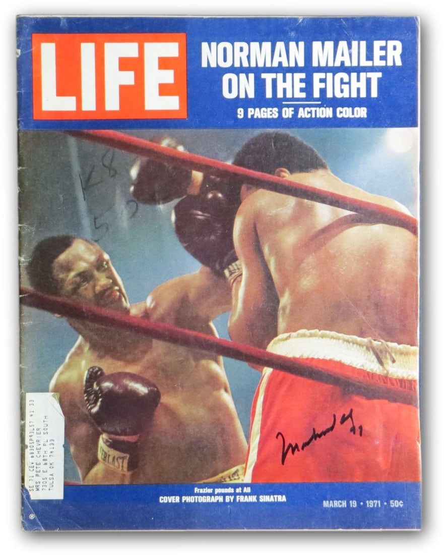Muhammad Ali Autographed LIFE Magazine March 19 1971 Frazier Fight: Muhammad Ali Autographed LIFE Magazine March 19 1971 Frazier Fight This is an original LIFE Magazine from March 19, 1971, featuring the legendary boxing match between Muhammad Ali and Joe Frazier. The