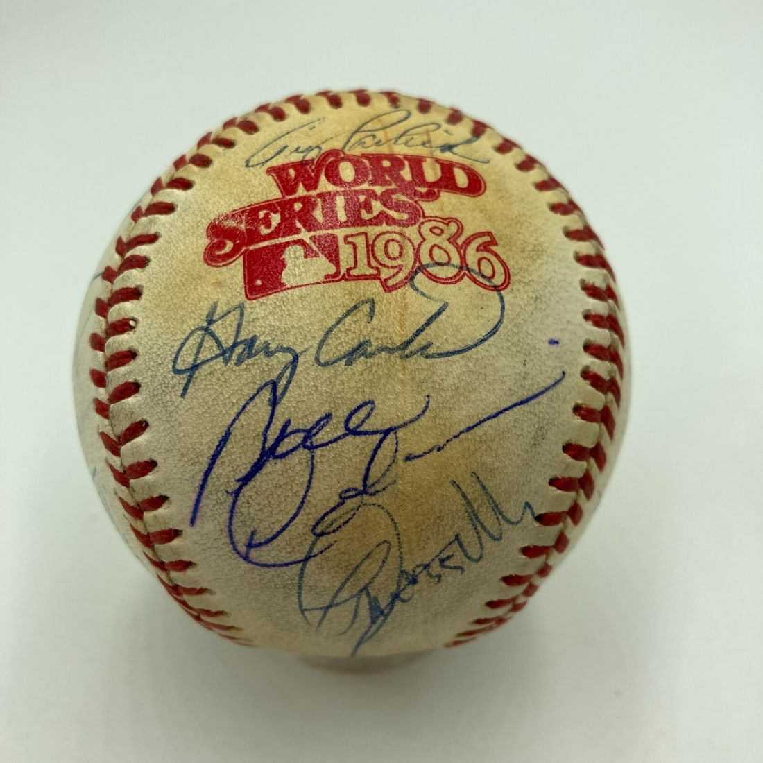 1986 New York Mets Team Signed Baseball with JSA COA 23 Signatures: 1986 New York Mets Team Signed Baseball with JSA COA 23 Signatures Celebrate the legacy of the 1986 New York Mets with this vintage World Series Champions team-signed official baseball. This remarkabl
