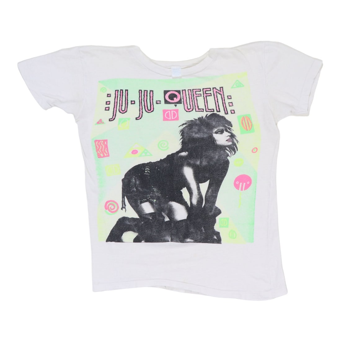 Vintage 1981 Ju-Ju Queen Shirt Siouxsie and the Banshees White Cotton: Vintage 1981 Ju-Ju Queen Shirt Siouxsie and the Banshees White Cotton This is an original vintage 1981 Siouxsie and the Banshees Ju-Ju Queen shirt featuring both front and back graphics. The shirt is